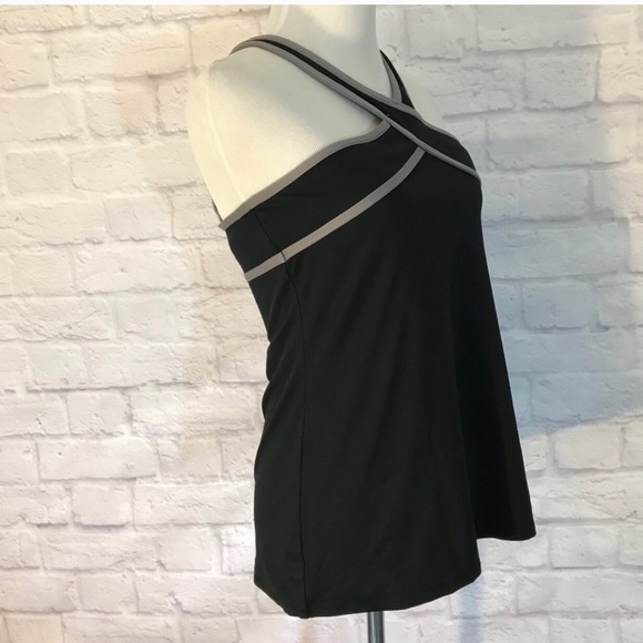 Fabletics Chicago Black & Gray Criss Cross Tank - Picture 3 of 5